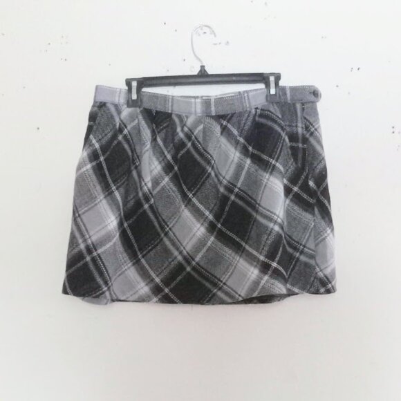 Old Navy Preppy Y2K  Schoolcore Women's Size 12 Mini Skirt - Picture 2 of 13